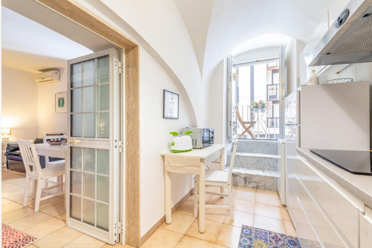 Stazione Centrale & Universita Lovely Apartment バーリ エクステリア 写真